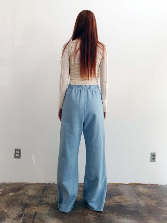  베이스레인지 터틀넥 오마토  탑 오프 화이트 - BASERANGE