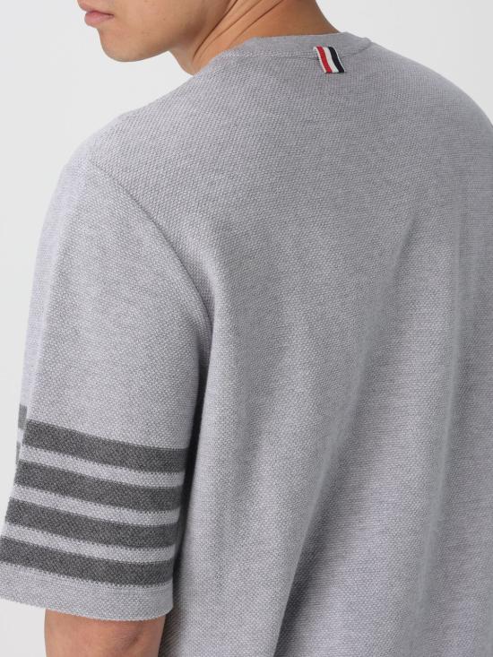 26SS 톰브라운 저지 릴렉스드 사이드 슬릿 티 MJS067A00042 055 Grey - THOM BROWNE