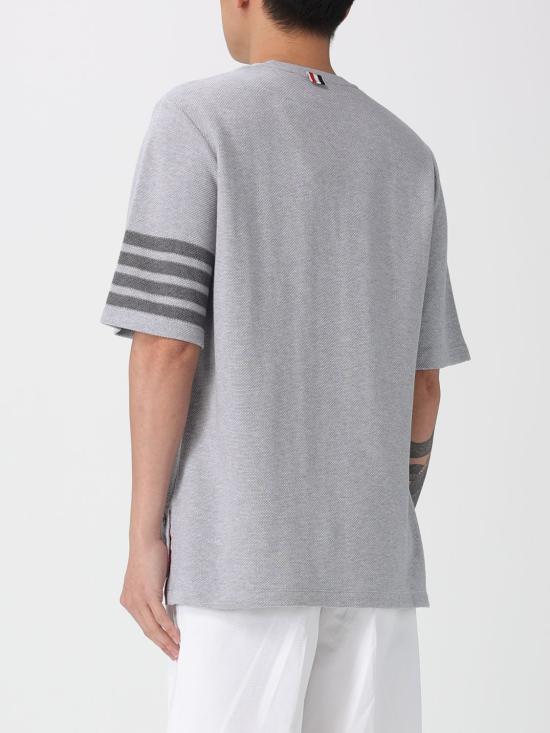 26SS 톰브라운 저지 릴렉스드 사이드 슬릿 티 MJS067A00042 055 Grey - THOM BROWNE