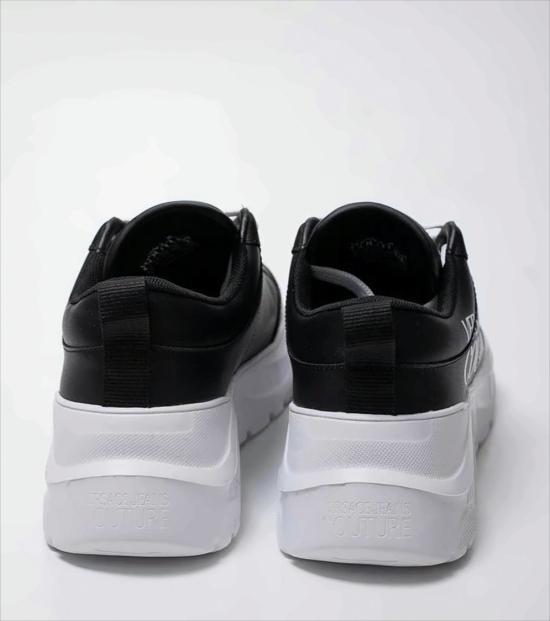 25FW 베르사체 로고 스티드트랙 스니커즈 79YA3SC1 ZPB45 899 Black - VERSACE