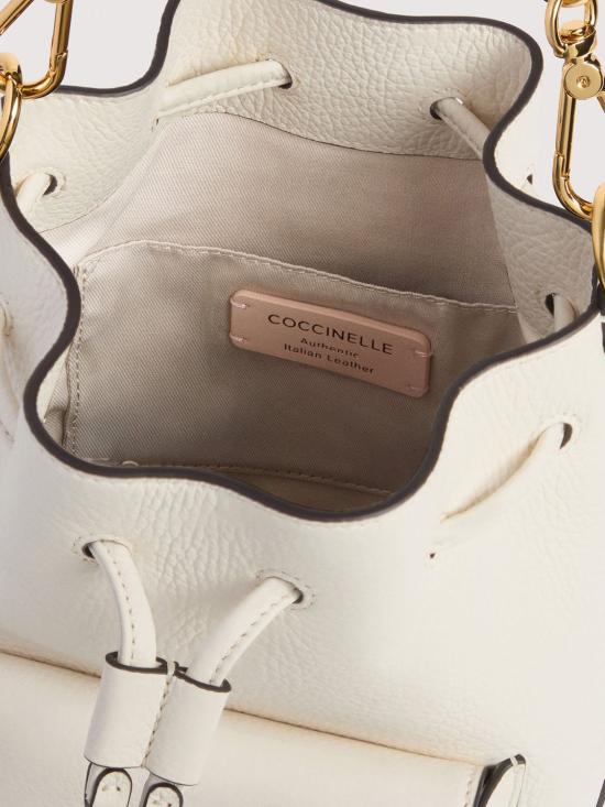 26SS 코치넬리 비트 재너레이션 스모 버킷벡 E1TFK230301 N17 White - COCCINELLE