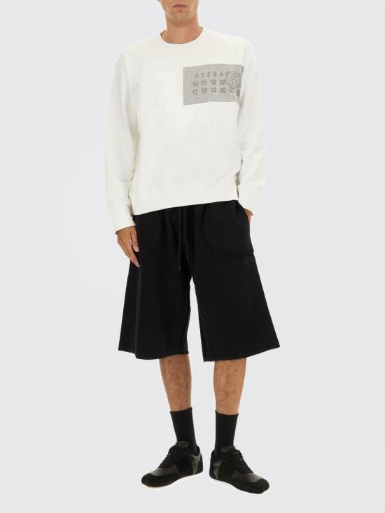 25FW MM6 메종마르지엘라 라지 M 로고 넘버 프린트 스웨트 셔츠 SH0GU0029M25014 101 White - MM6 MAISON MARGIELA