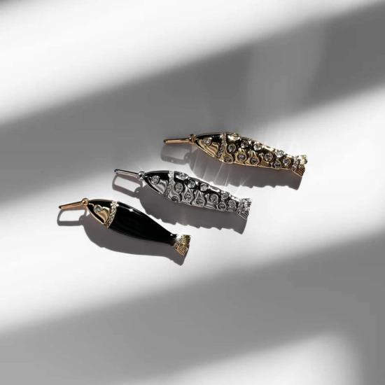  탯치 팔찌 짚으로 만든 큐빅 지르코니아 물고기 모양 참 - THATCH