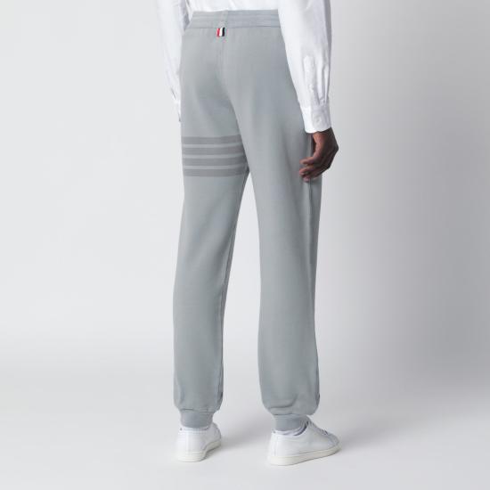 26SS 톰브라운 솔리드 루프백 오버다이 4바 스웨트팬츠 MJQ243AJ0007 Grey - THOM BROWNE