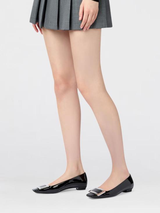 26SS 로저비비에 플랫 슈즈 RVW00700920D1P B999 Black - ROGER VIVIER