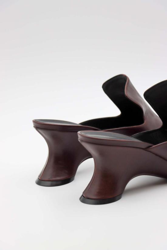  어웨이크 모드 뮬/슬리퍼 A.W.A.K.E. 모드 로저 뮬 힐 - A.W.A.K.E. MODE