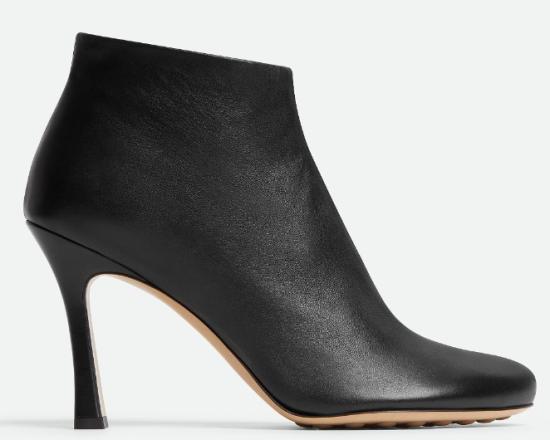 25FW 보테가베네타 부츠 843958VBSD0 1000 BLACK