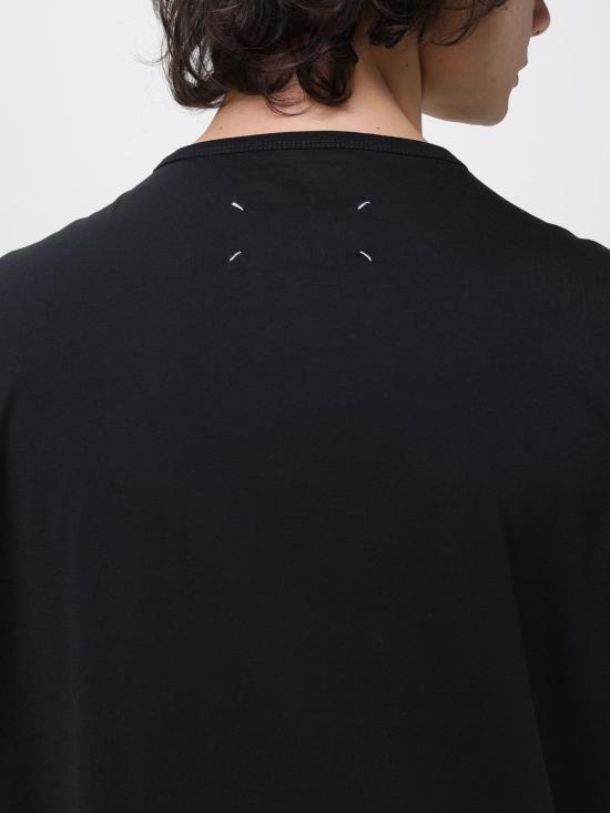 26SS 마르지엘라 디스토티드 로고 티셔츠 S30GC0701S22816 900 Black - MAISON MARGIELA