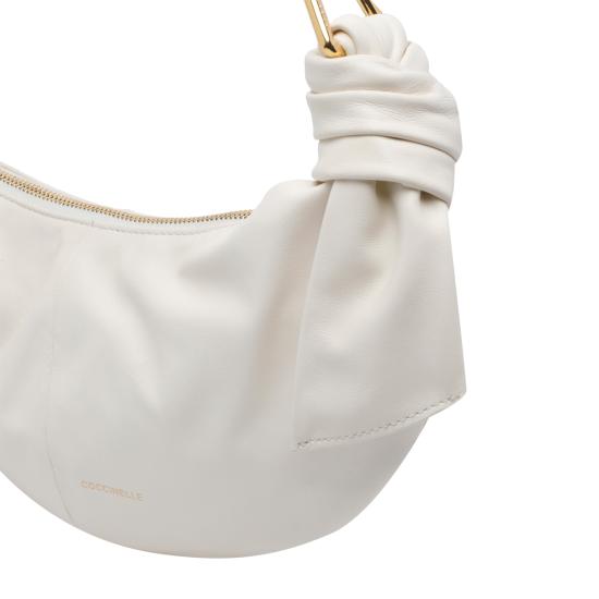 26SS 코치넬리 숄더백 E1 U1A 13 03 01N17 White - COCCINELLE