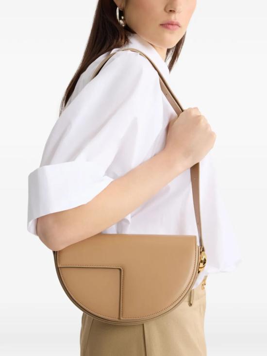 26SS 파투 하프문 레더 숄더백 BA0225000 093S NUDE NEUTRALS - PATOU
