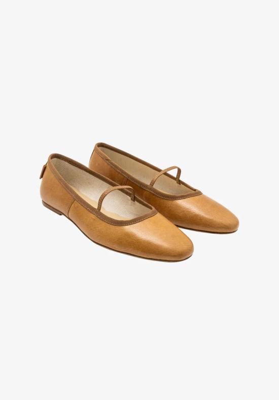 25FW 아페쎄 플랫 슈즈 PXCCFF53295 CAB CAMEL - A.P.C.