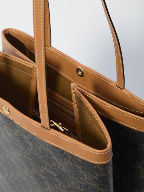 26SS 셀린느 미디움 플랫 쇼퍼백 트리옹프 캔버스 123832O90 BROWN - CELINE