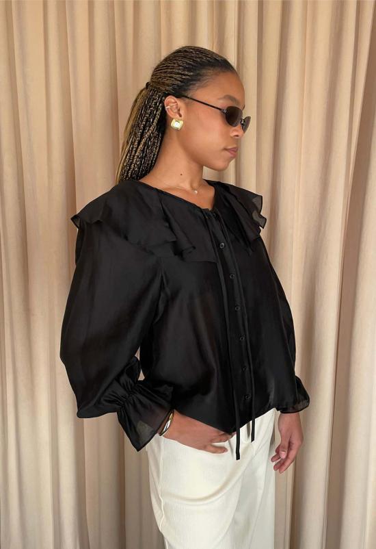  더 엔케이씨 스토어 블라우스 NKC 스토어 데미  블랙 - The NKC Store