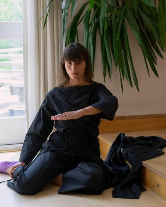  베이스레인지 긴팔 티셔츠 덱티 긴팔 상의 블랙 - BASERANGE