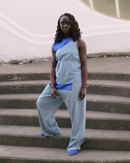  베이스레인지 블라우스 아이 탑 라이트 블루 워시 - BASERANGE