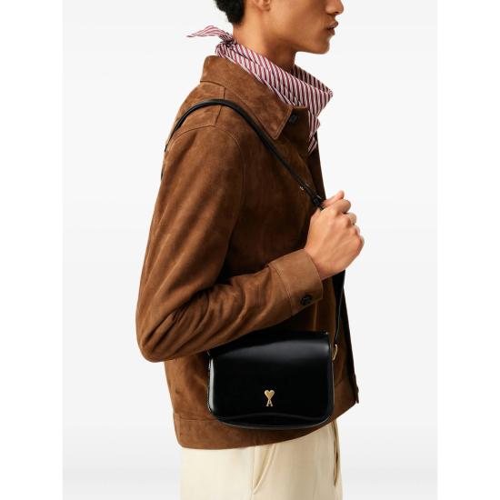 26SS 아미 스몰 하트 로고 글레이즈드 레더 파리 백 ULL717 AL0139 001 BLACK - AMI