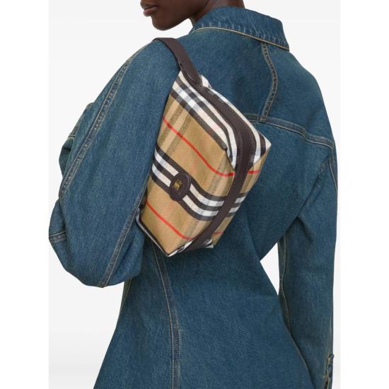 26SS 버버리 미니 하이랜드 더플백 8119773 LL HIGHLAN A2021 NEUTRALS - BURBERRY