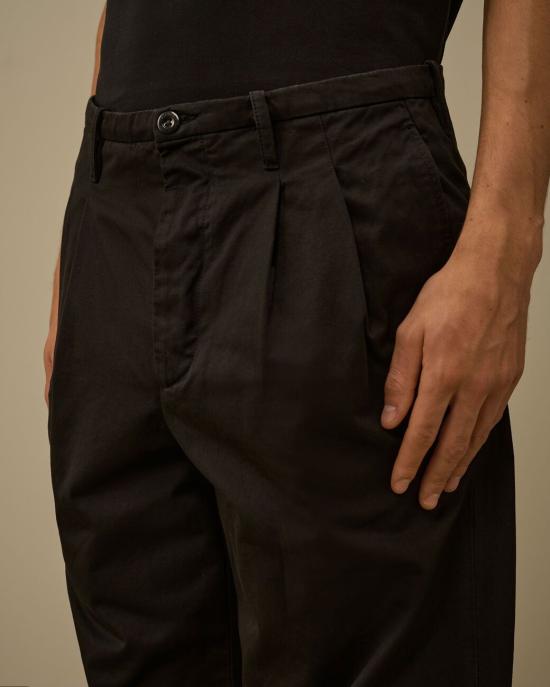 26SS 씨피 컴퍼니 스트레이트 팬츠 20CMPA136A110458G999 BLACK DOM - C.P. COMPANY