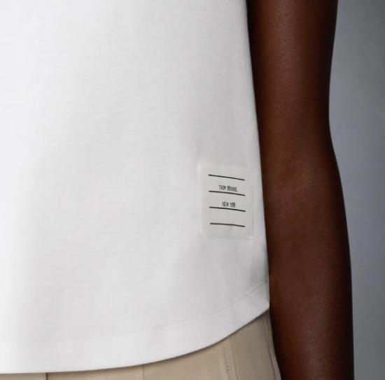 26SS 톰브라운 코튼 밀라노 포켓 티셔츠 FJS223AJ0055 100 WHITE - THOM BROWNE