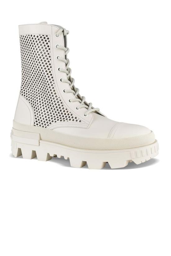  몽클레어 부츠 베이지색 가죽 소재의 레이스업 디자인 펀칭 앵클 - MONCLER