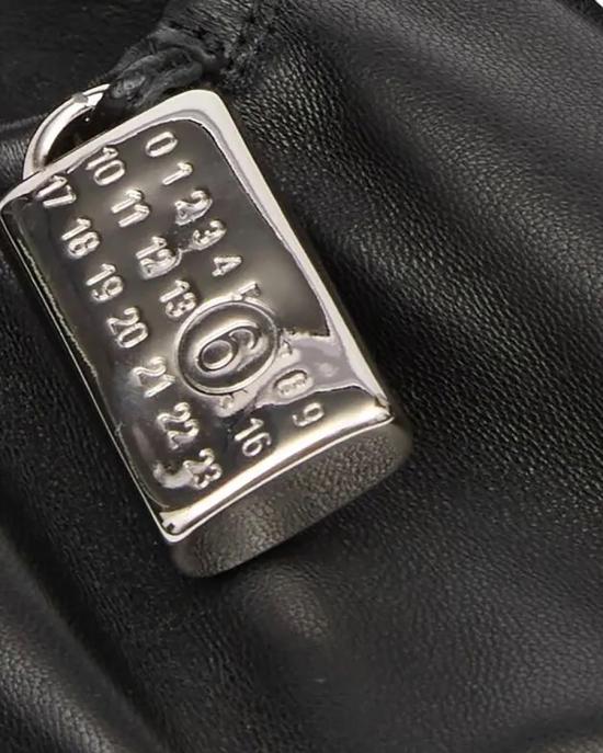 26SS MM6 메종마르지엘라 플랫 슈즈 7780291 Black - MM6 MAISON MARGIELA