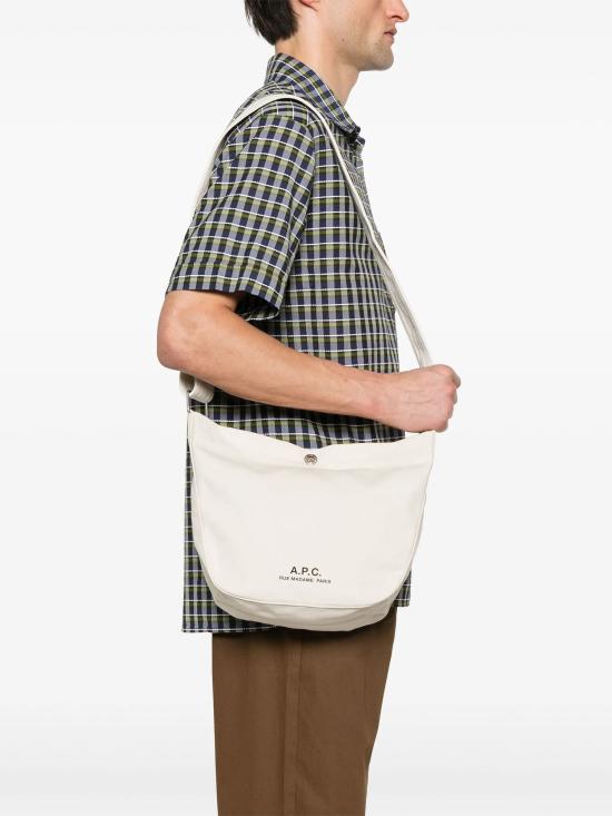 26SS 아페쎄 저널 로고 스몰 숄더백 PSAJZM67010 BAA White - A.P.C.