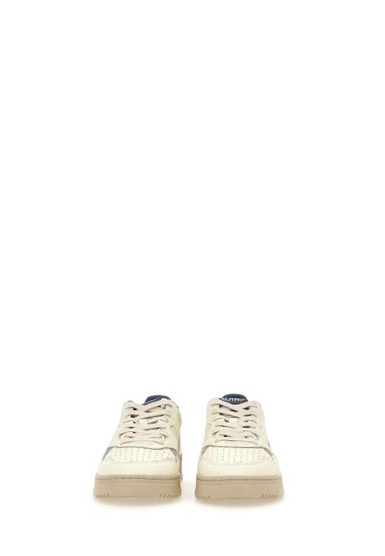 26SS 오트리 메달리스트 로우 스니커즈 AULM NE12 White - AUTRY