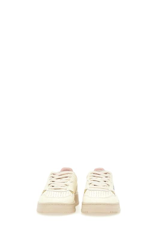 26SS 오트리 메달리스트 로우 스니커즈 AULW NE14 White - AUTRY