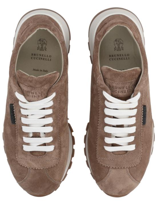 26FW 브루넬로 쿠치넬리 샤이니 탭 디테일 스웨이드 러닝 스니커즈 MZSFG2110 C8849 BROWN - BRUNELLO CUCINELLI