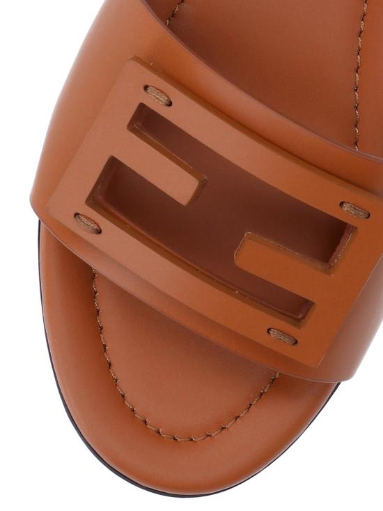 26SS 펜디 샌들 8R8136 AE7T F1C4R Brown - FENDI