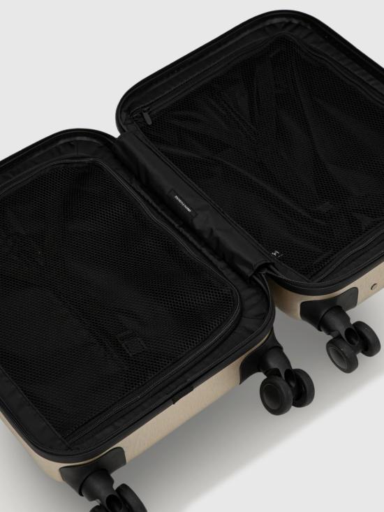 26SS 알마니 캐리어 XW002233AF21472 F1020 Gold - ARMANI