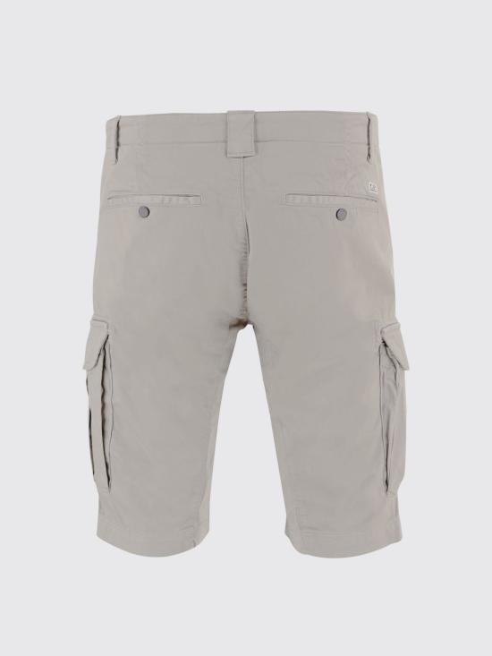 26SS 씨피 컴퍼니 스트레치 사틴 카고 렌즈 쇼츠 도브 20CMBE746A005694G 904 Grey 1 - C.P. COMPANY