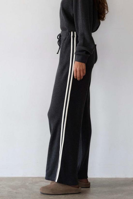  도니 크롭 팬츠 . 써멀 크롭 스트라이프 팬츠 - DONNI.