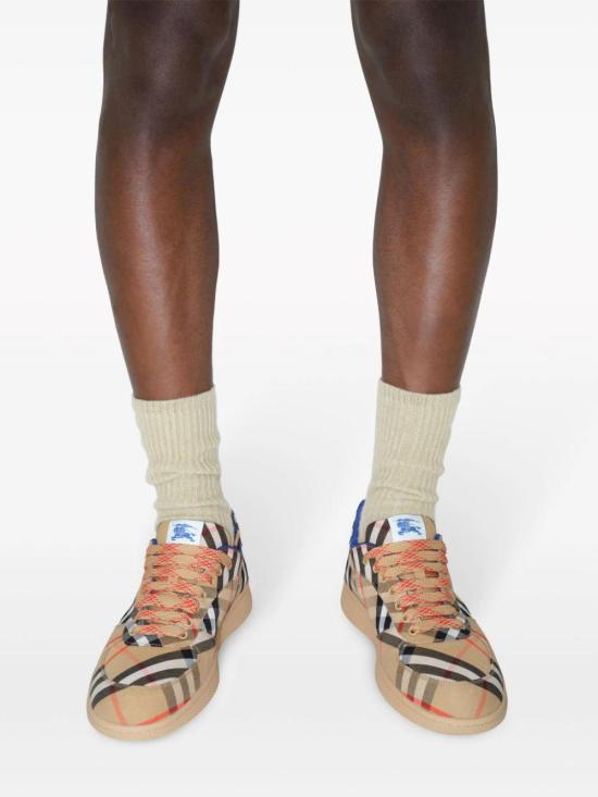 26SS 버버리 체크 테라스 스니커즈 8095276 B9368 Beige - BURBERRY