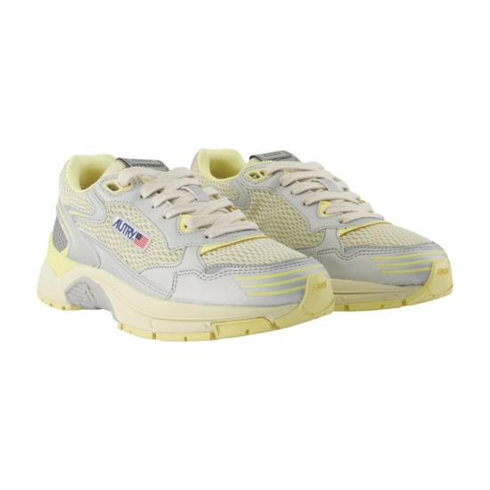 26SS 오트리 HYPERWAY 하이퍼웨이 스니커즈 HYLW MV06 silver - AUTRY