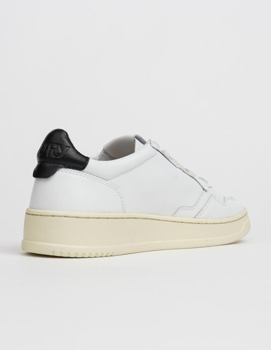26SS 오트리 메달리스트 로우 스니커즈 AULM LL22 WHT BLACK White - AUTRY
