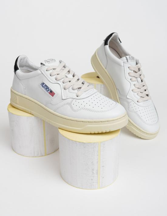 26SS 오트리 메달리스트 로우 스니커즈 AULM LL22 WHT BLACK White - AUTRY