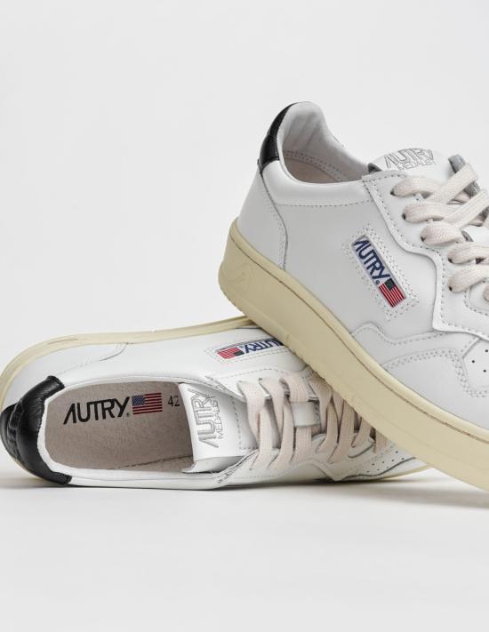 26SS 오트리 메달리스트 로우 스니커즈 AULM LL22 WHT BLACK White - AUTRY