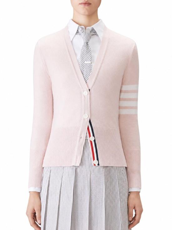 26FW 톰브라운 클래식 캐시미어 4바 브이넥 가디건 FKC001A00011 641 LIGHT PINK - THOM BROWNE