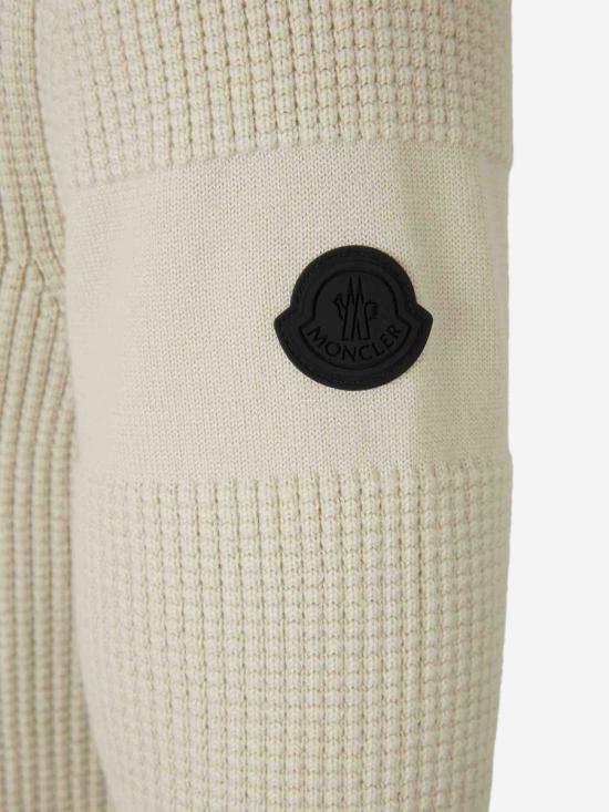 26SS 몽클레어 스웨터 L10919C00003M1131 216 Beige - MONCLER