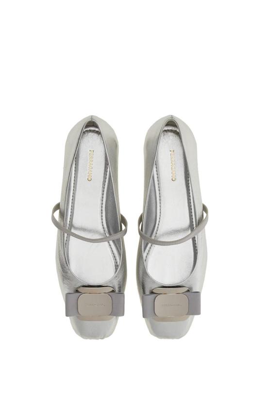 26SS 살바토레 페라가모 바라 보우 발레 플랫 01H345769030 SILVER - SALVATORE FERRAGAMO
