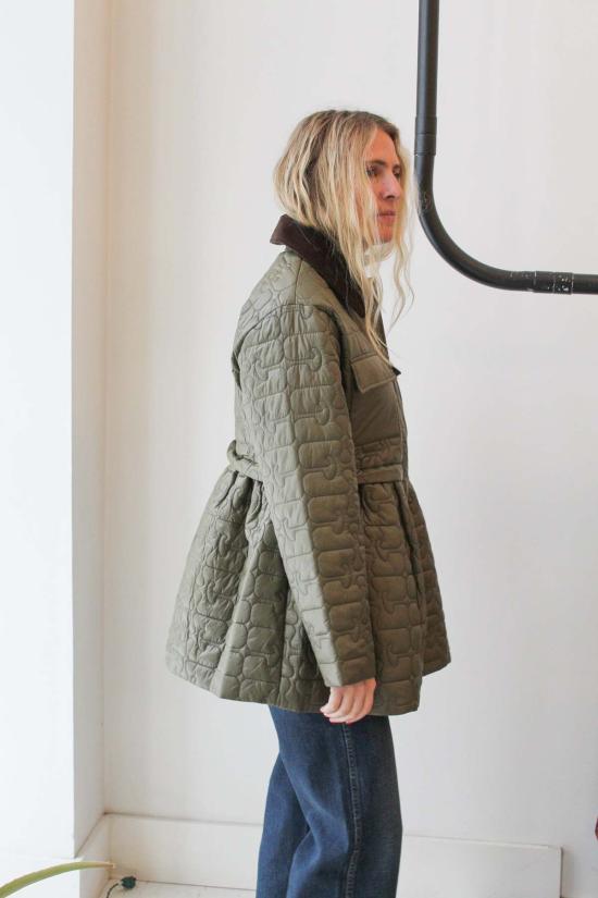  가니 패딩 Ganni 샤이니 퀼트 미디 재킷 칼라마타 - GANNI