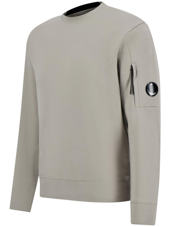 26SS 씨피 컴퍼니 다이애그널 레이즈드 플리스 크루넥 렌즈 스웨트셔츠 20CMSS713A005086W904 DOVE DOM - C.P. COMPANY