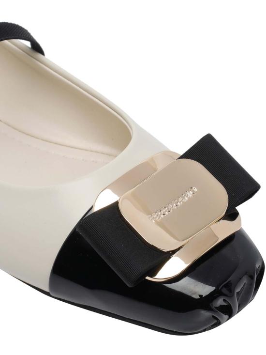 26SS 살바토레 페라가모 플랫 슈즈 77743701J183 White - SALVATORE FERRAGAMO