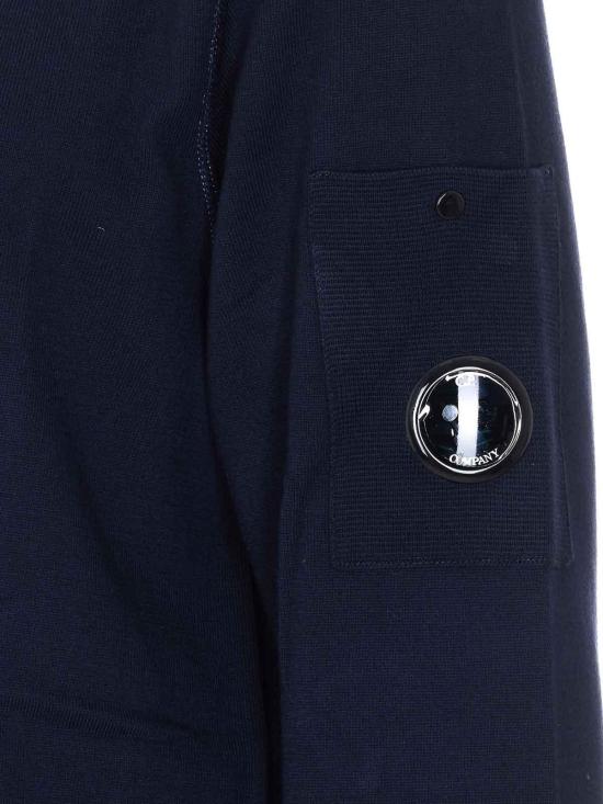 26SS 씨피 컴퍼니 코튼 씨 아일랜드 크루넥 렌즈 스웨터 20CMKN102A110560A888 Blue - C.P. COMPANY