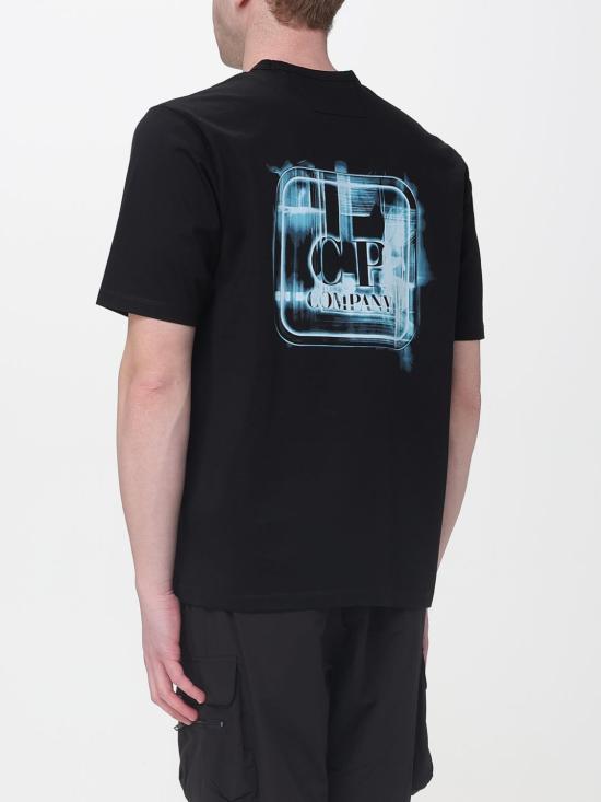 26SS 씨피 컴퍼니 메트로폴리스 시리즈 머서라이즈드 저지 반팔 프린티드 배지 티셔츠 20CLTS055A006370W 999 Black - C.P. COMPANY