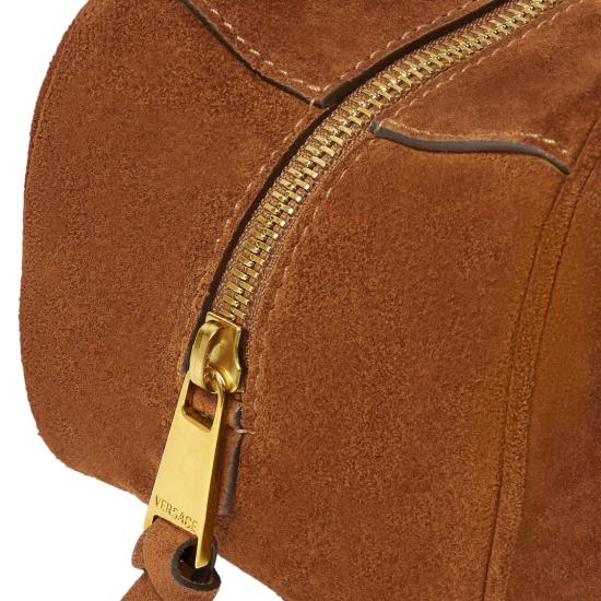 26SS 베르사체 VERSACE TAG 스웨이드 볼링백 10157921A098921NG8V Brown - VERSACE