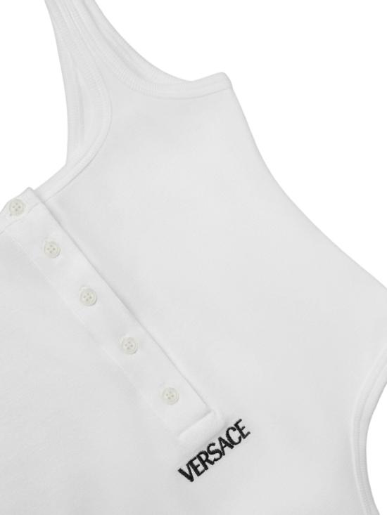 26SS 베르사체 로고 자수 립드 코튼 바디수트 10196881A095511W010 White - VERSACE