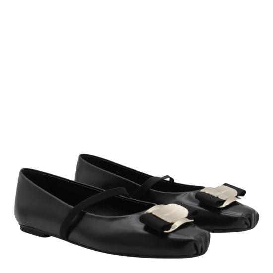 26SS 살바토레 페라가모 플랫 슈즈 76886801H345005 Black - SALVATORE FERRAGAMO