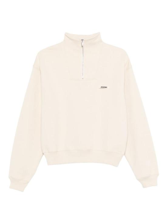 26SS 자크뮈스 그로그랭 지퍼 롤넥 스웨트 셔츠 SSW00210AJ00174130 Beige